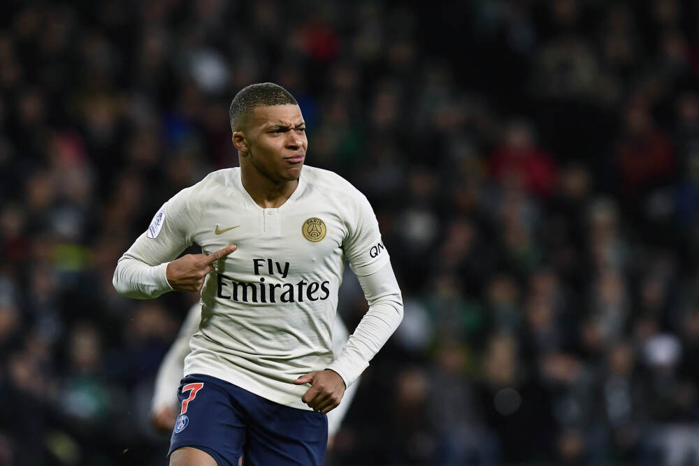 双重丑闻缠身，美防长面临任职以来“最严重危机”